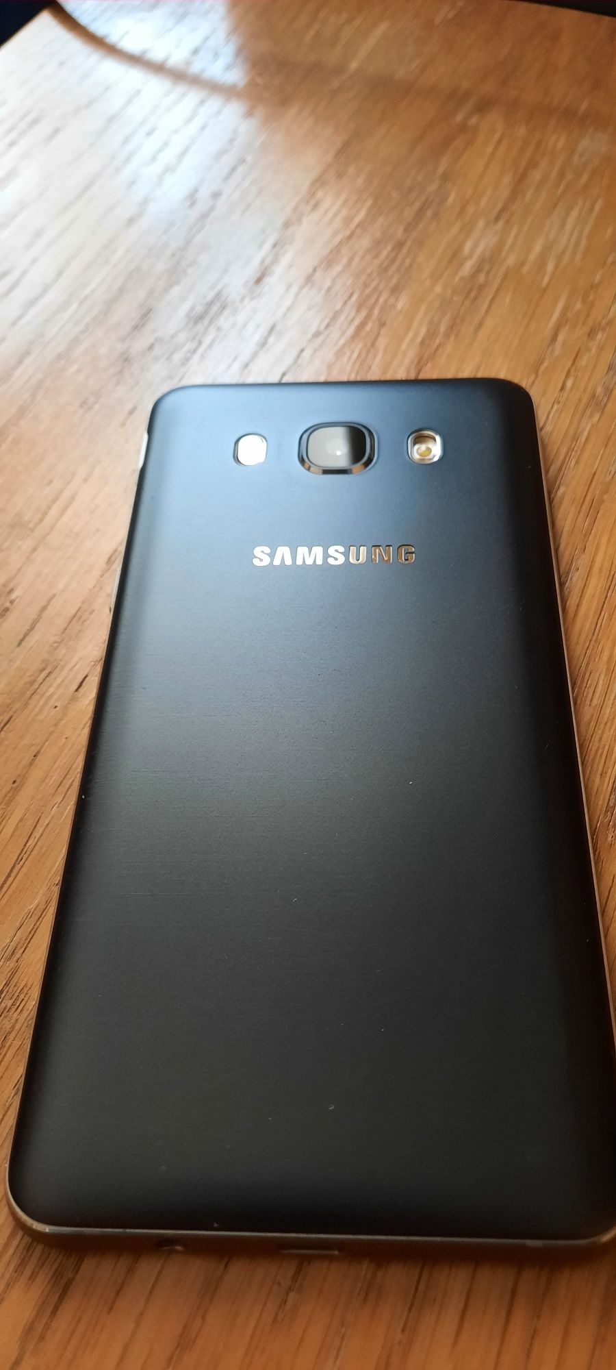 Telefon Samsung J5