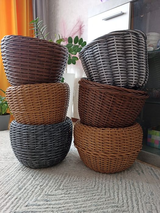 Кашпо из искусственного ротанга