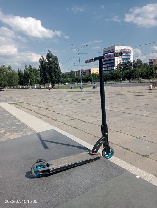 Продам самокат трюковой