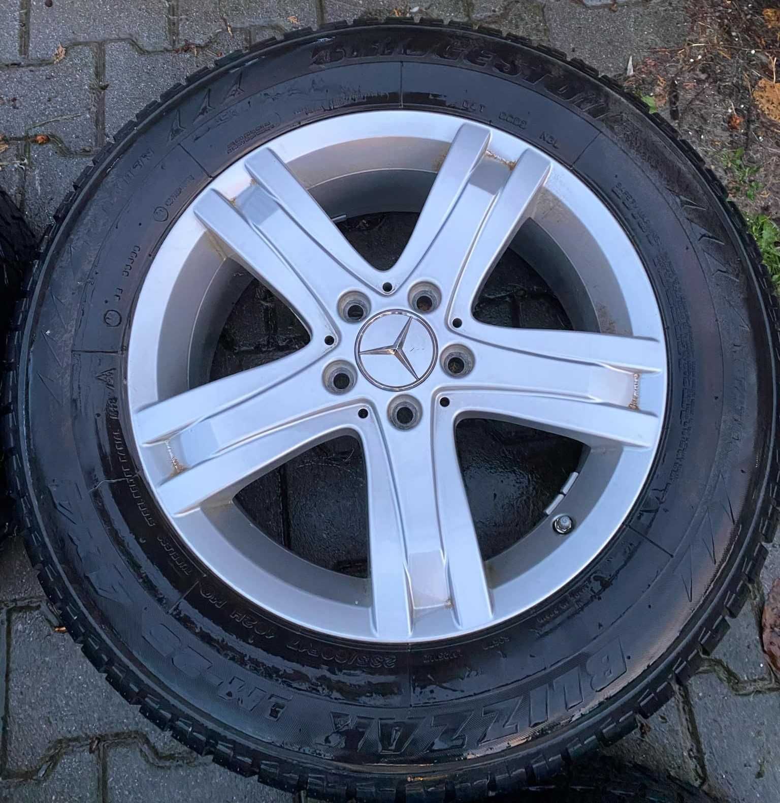 Джанти със зимни гуми Mercedes 5x112 17'