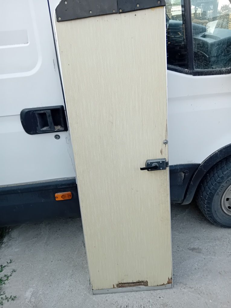 Продавам части за каравана