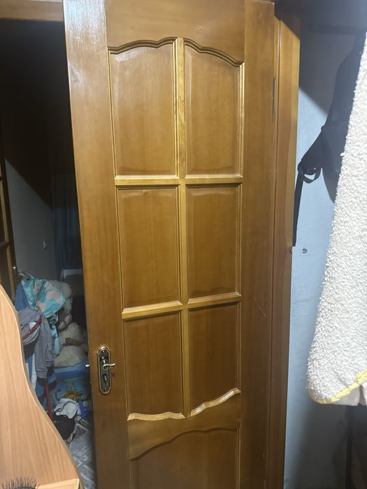 Деревнные двери продам