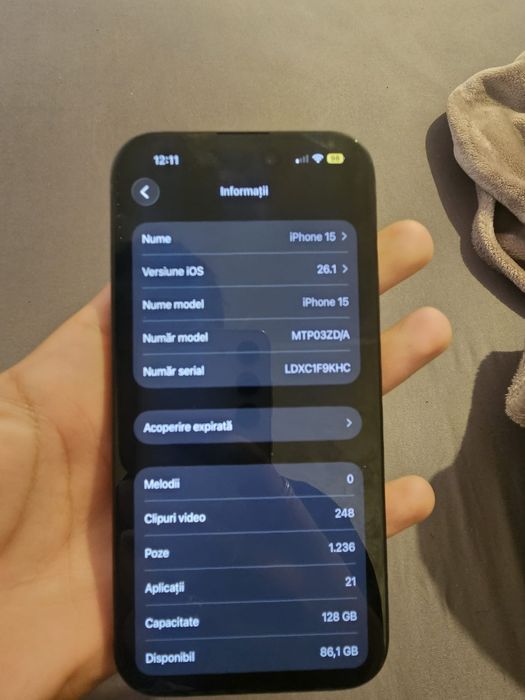 Vând. iPhone 15 .