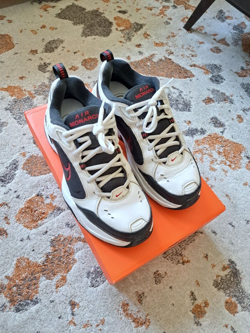 Nike Air Monarch спортни обувки, 43 номер