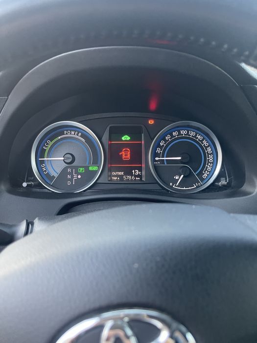 Vand Toyota Auris hybrid