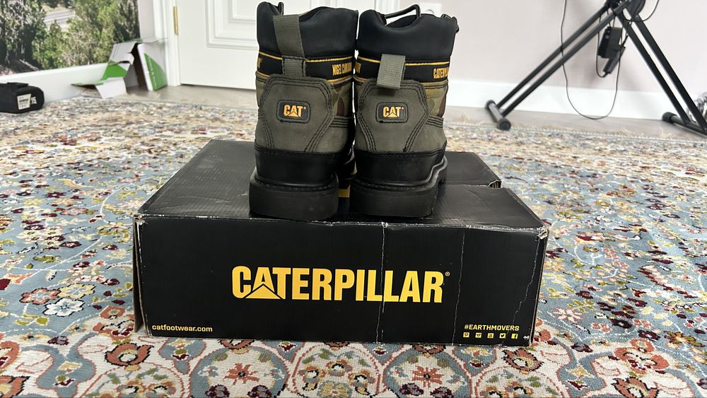 Продам осеннюю обувь CAT x Nigel Cauborn