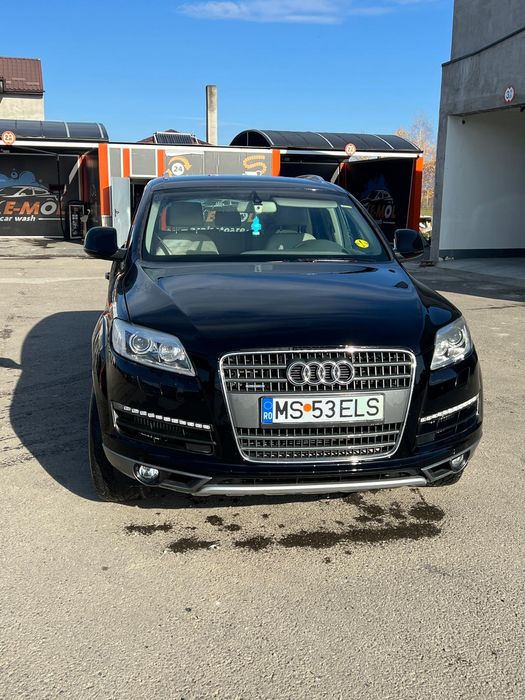 Vând Audi Q7 an 2008