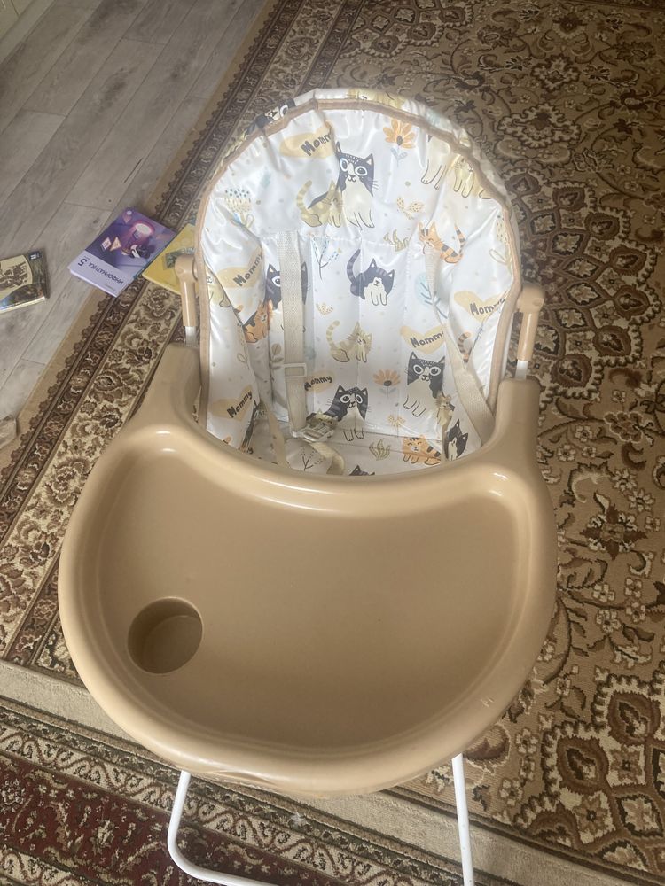 Стол для кормление малыша