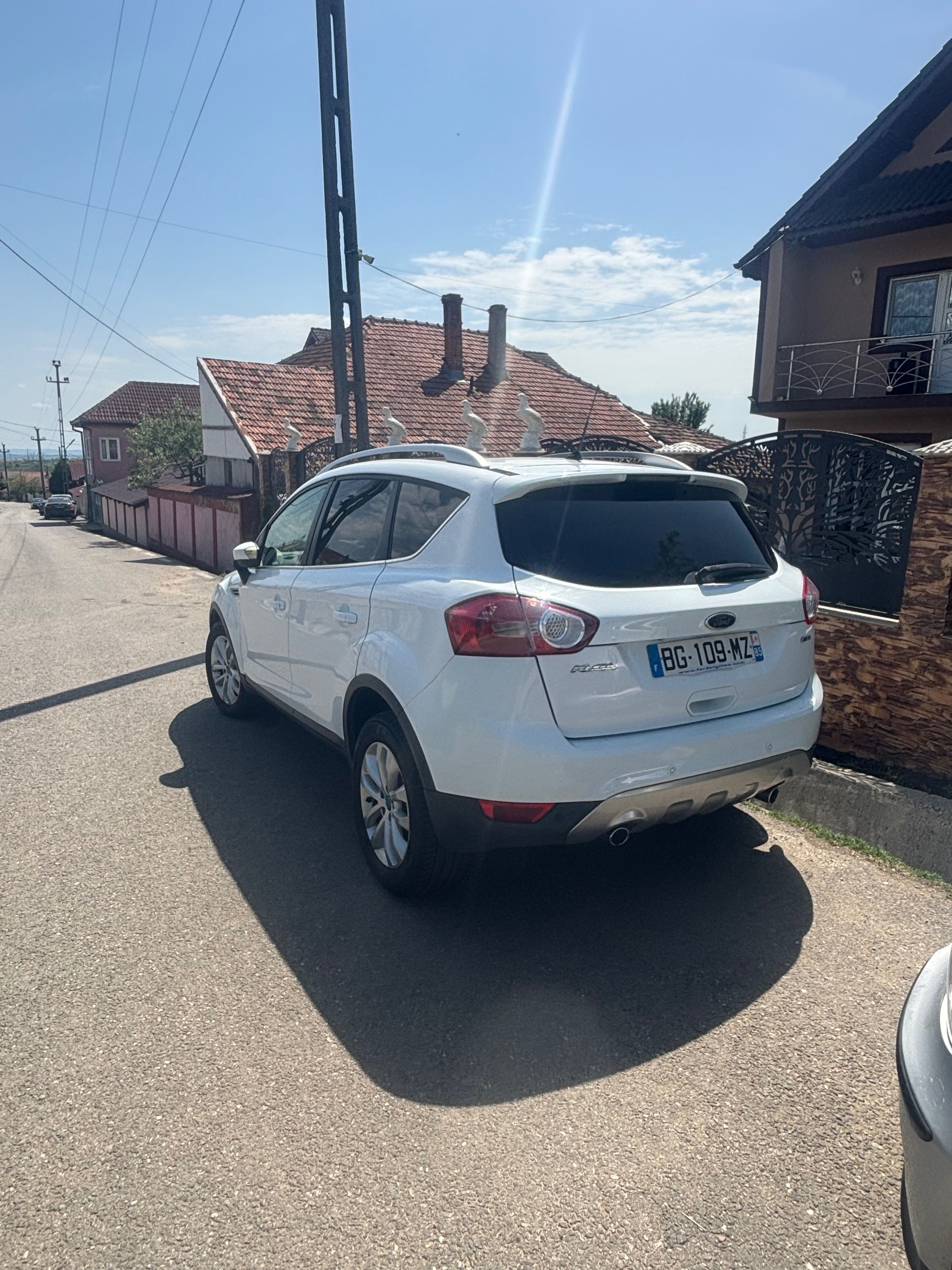 Vând Ford Kuga 2011