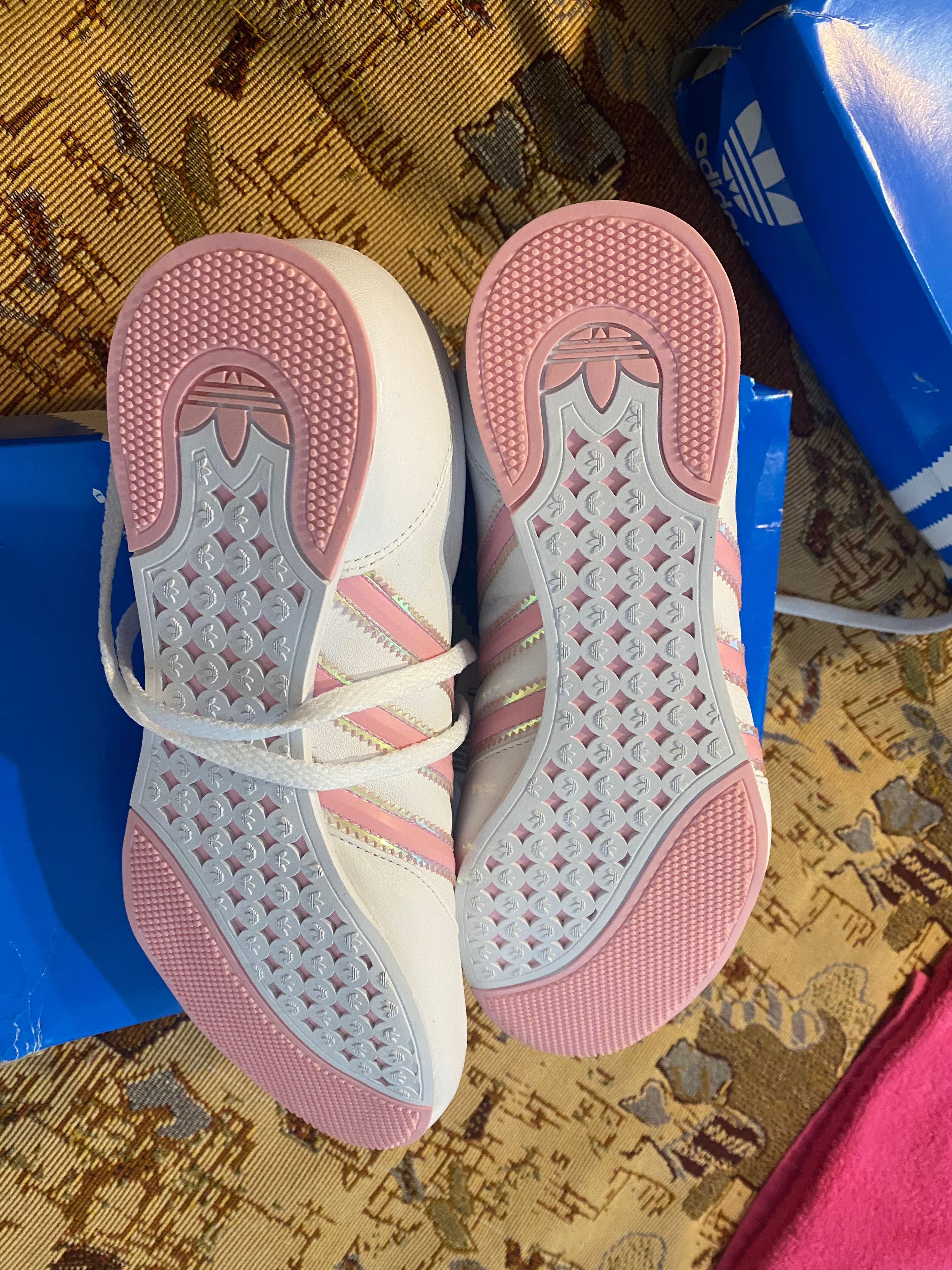 Чисто нови ADIDAS ORIGINALS дамски маратонки