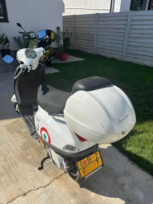 Vespa LX50 50cmc 2T anul 2012
