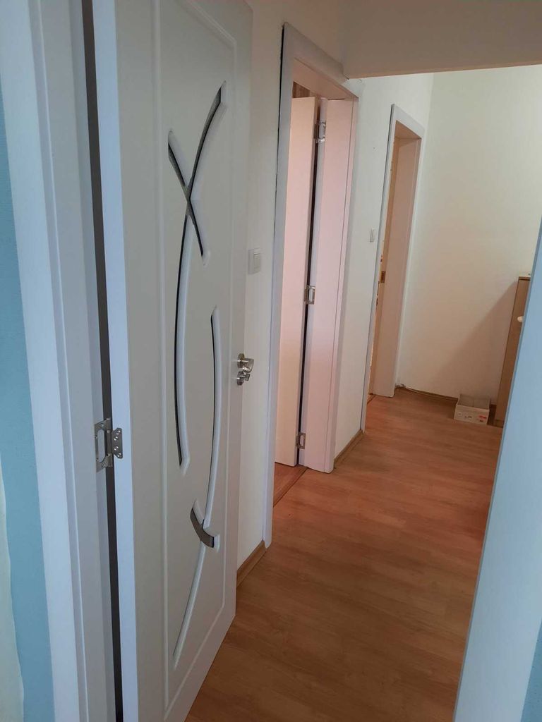 Дава се под наем Тристаен апартамент в София, Люлин 4 - 65 кв.м за 561 € - Снимка #1