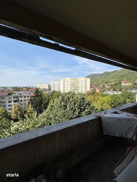 Apartament de vanzare, cu 2 camere semidecomandat, 48 mp, zona Sasar