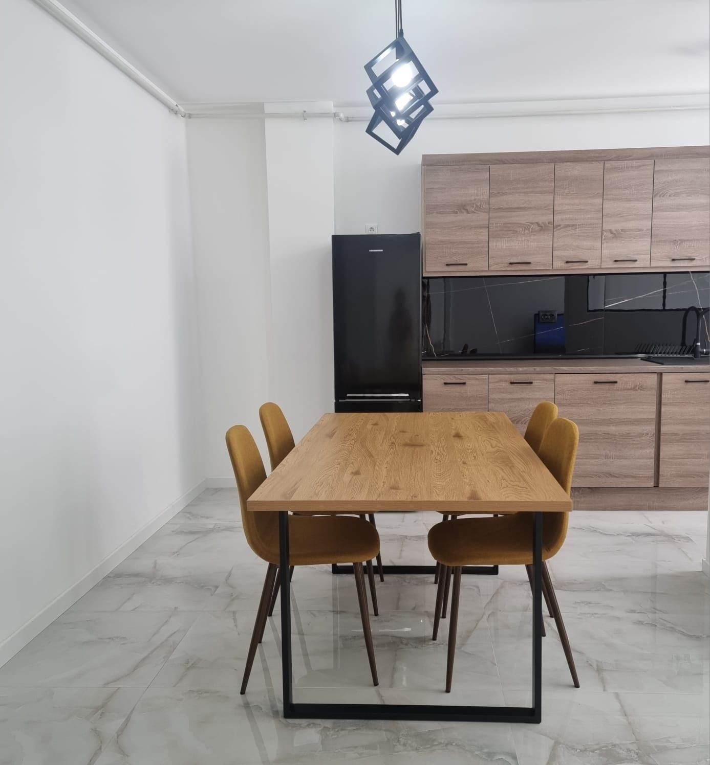 PF Închiriez apartament nou 2 camere, et.1, 53 mp, zona Vivo Mall