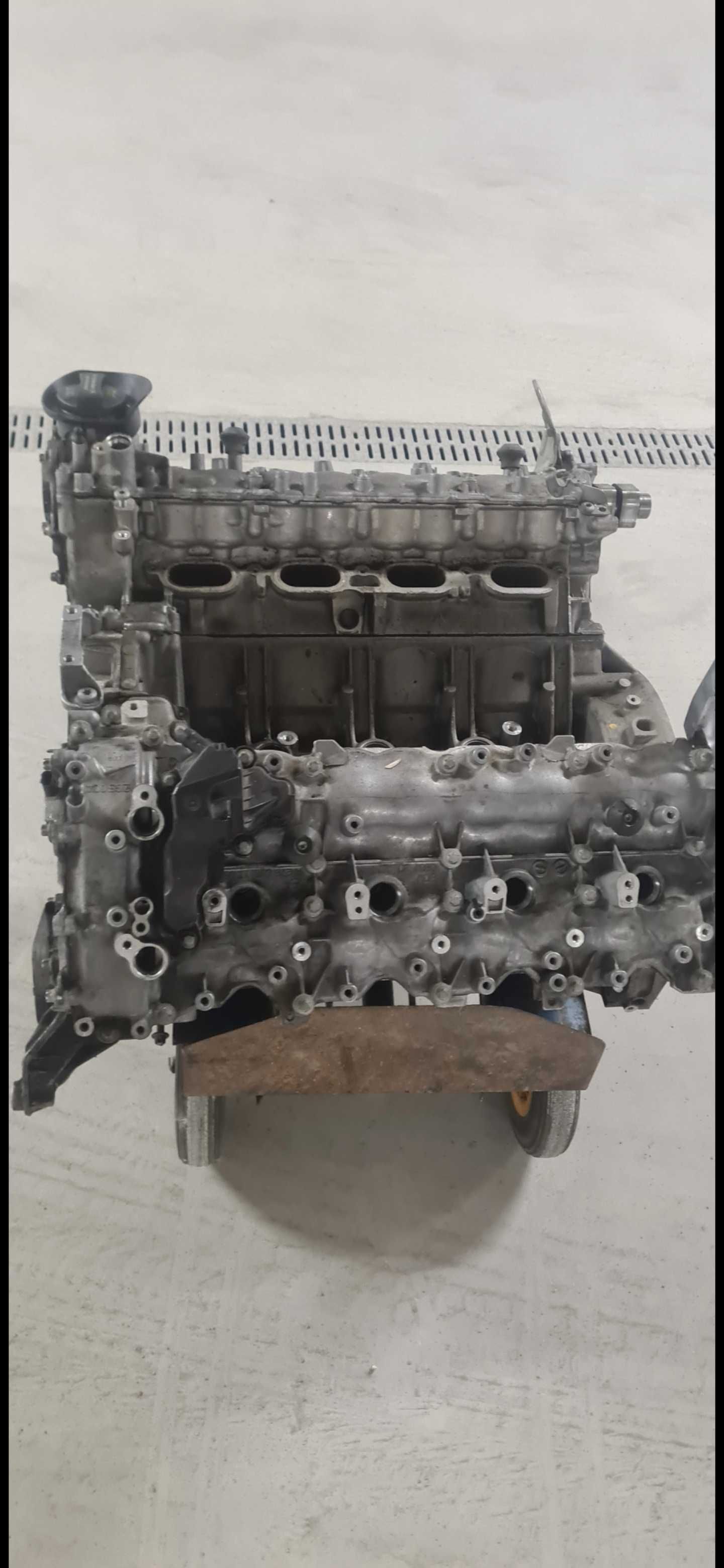 Двигател от мерцедес w222 6.3AMG .