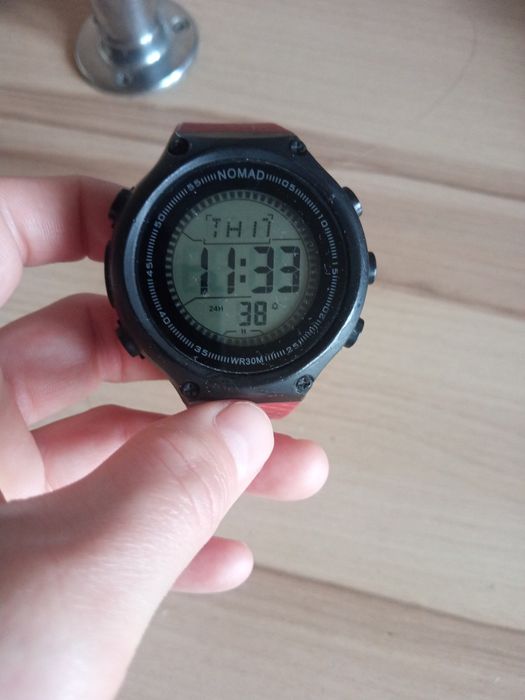 Часы фирма NOMAD