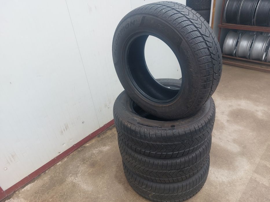 150 lei bucata! Set anvelope M+S/IARNA 235 65 17 Pirelli