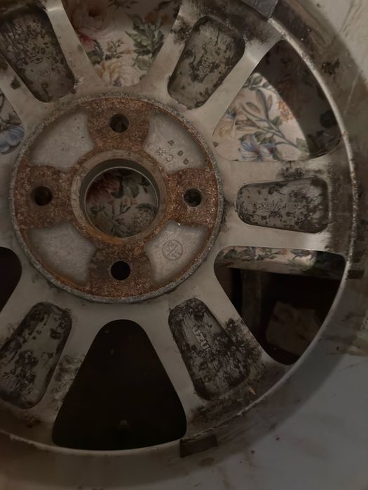 Джанта за сузуки 15 цола с гума мишелин