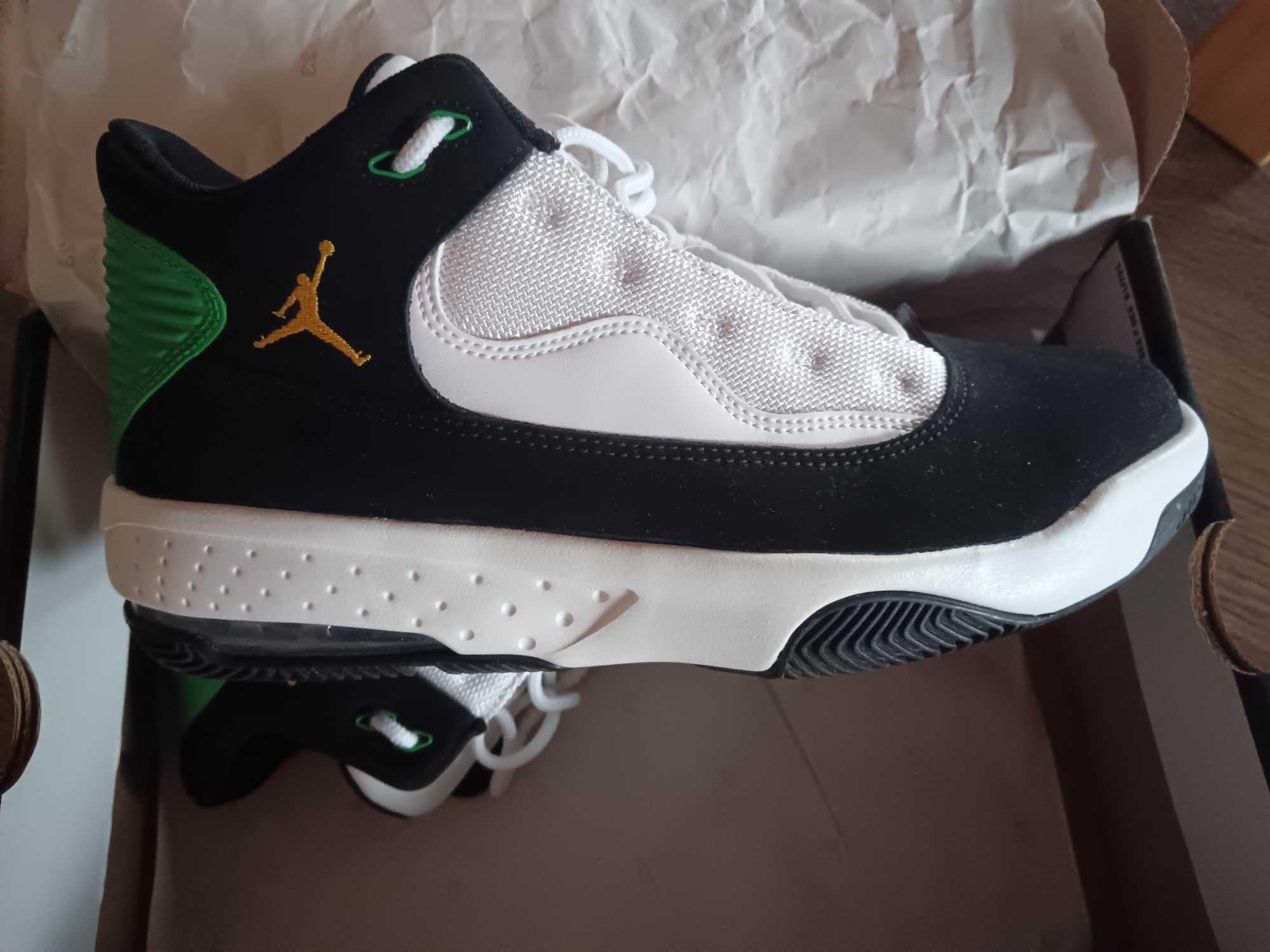 Nike Jordan Aura 2