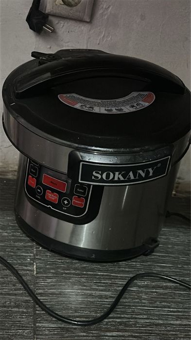 рисоварка работает без проблем