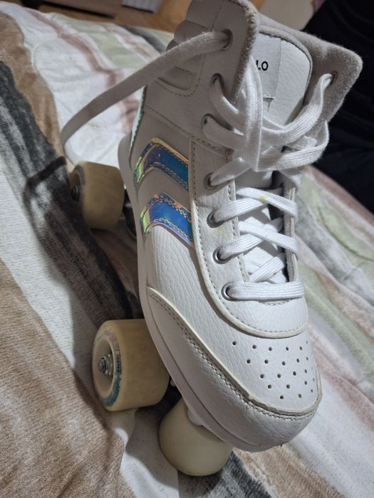 Ролкови кънки  (ролери)