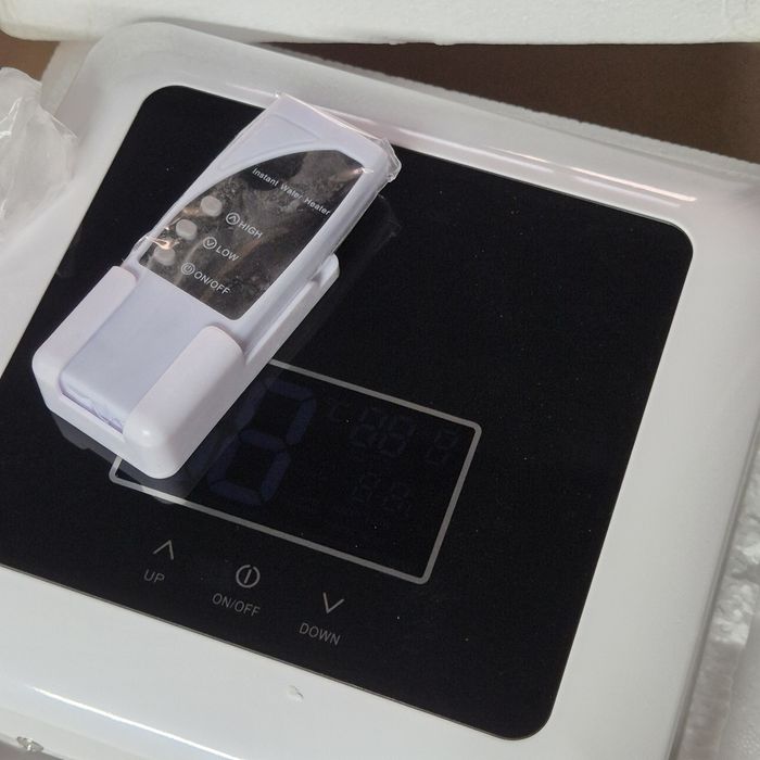 Мощен 7,5KW бойлер с дисплей и дистанционно управление.