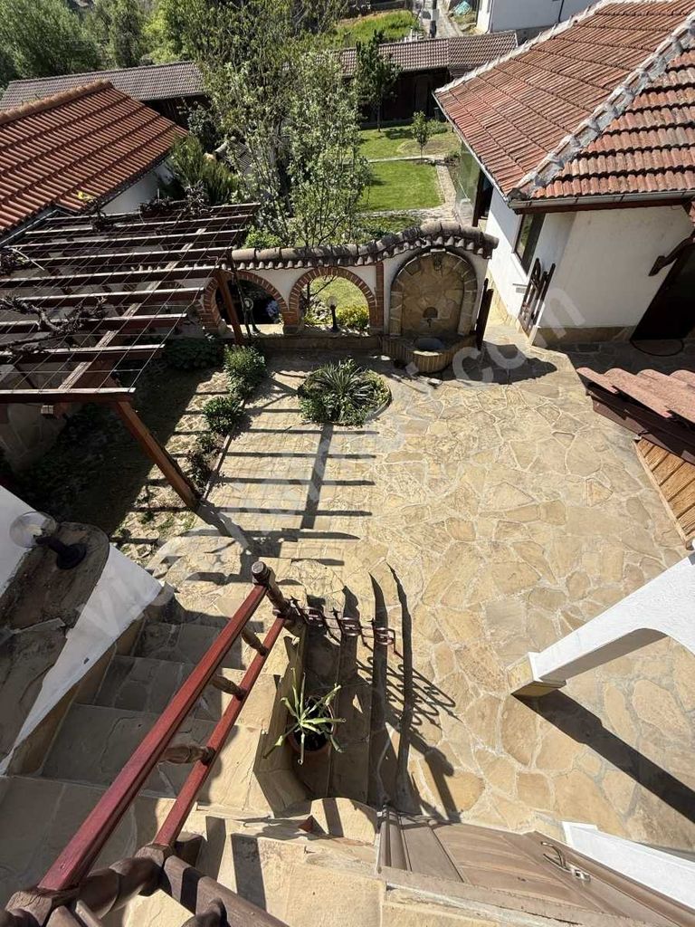 Продава се Къща в Дебелец - 150 кв.м за 1334 €/кв.м - Снимка #2