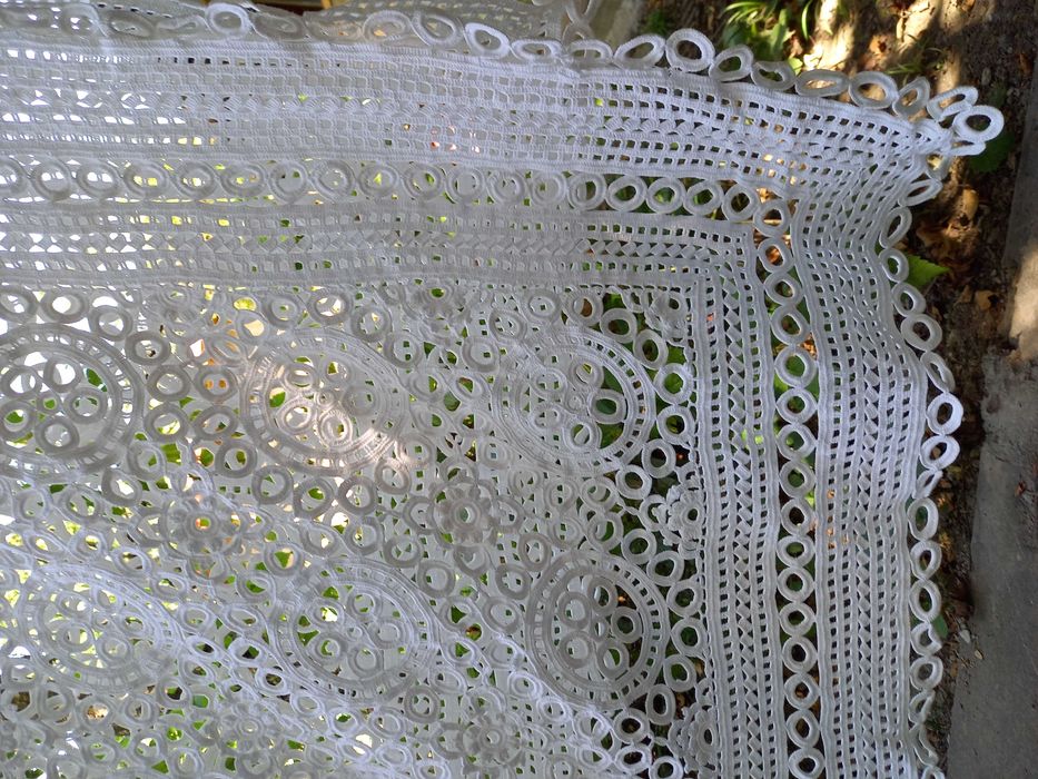 Fata de masa lucrata manual macrame ,dimensiune foarte mare