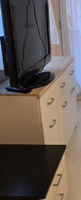 Кошара + 2 скрина в бяло като нови