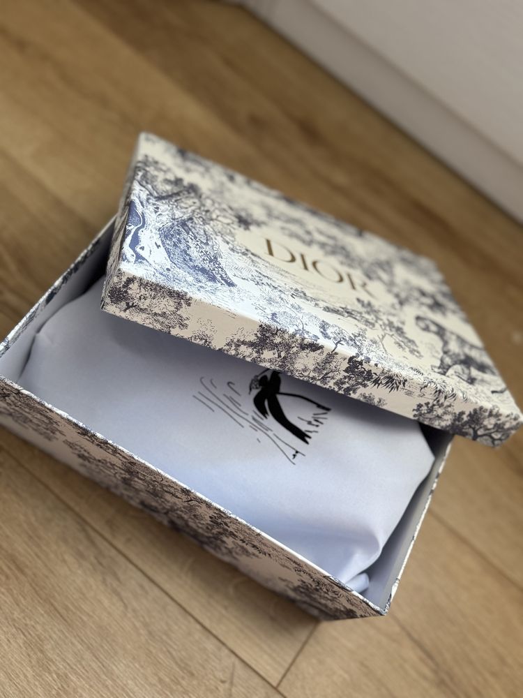 Чанта Dior.
