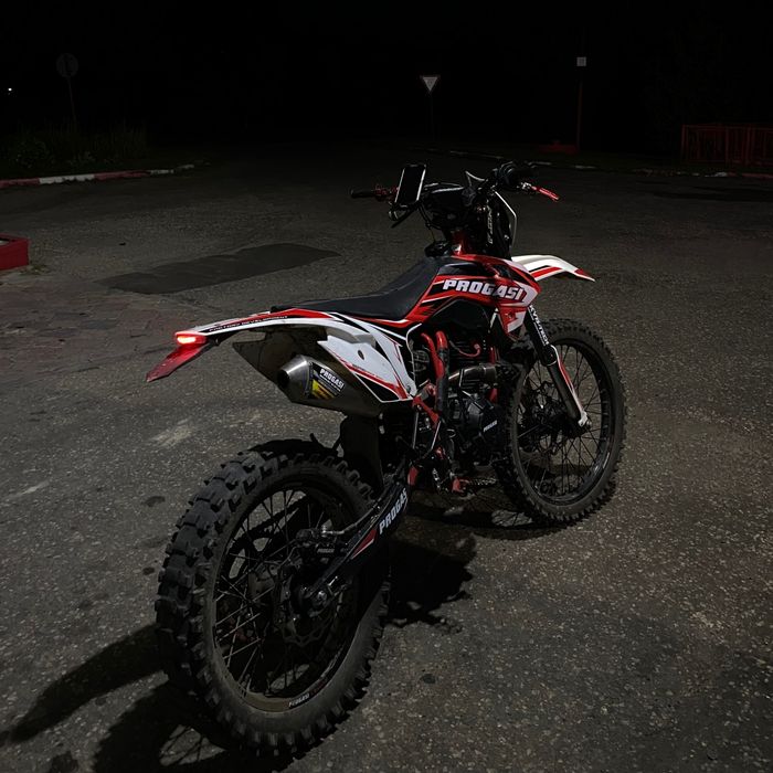 Продаю эндуро 300 кубов