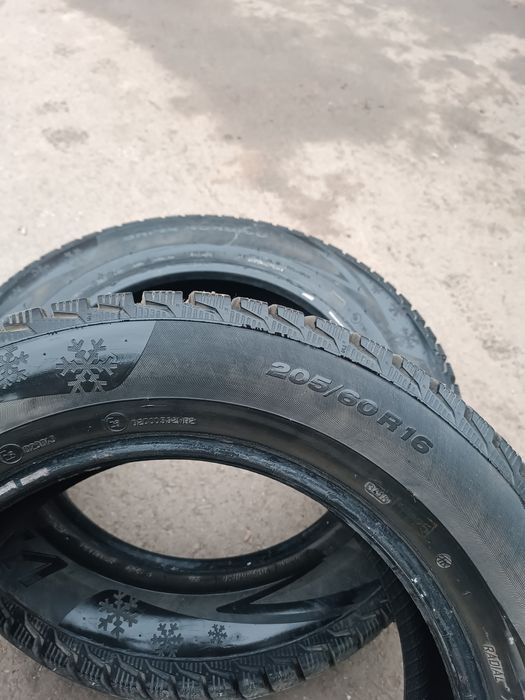 Продам шипованные шины