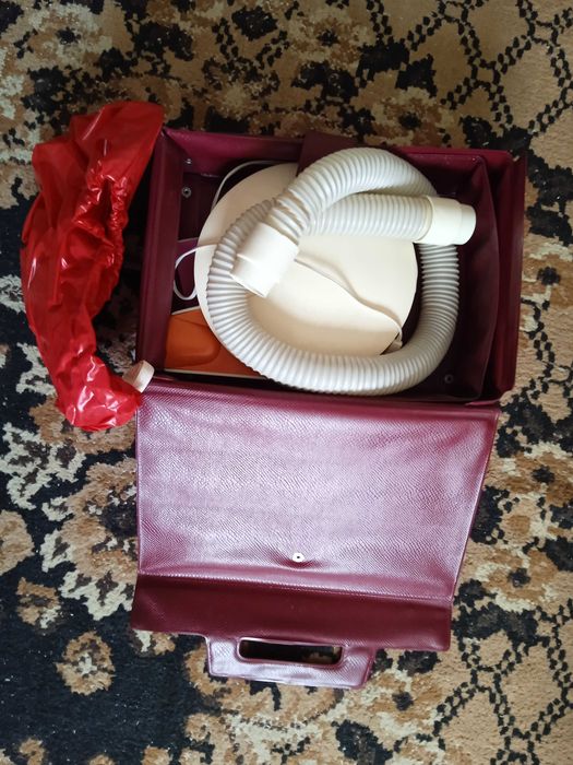 Стари руски (съветски) електрически щипки за коса и  ретро сешоар