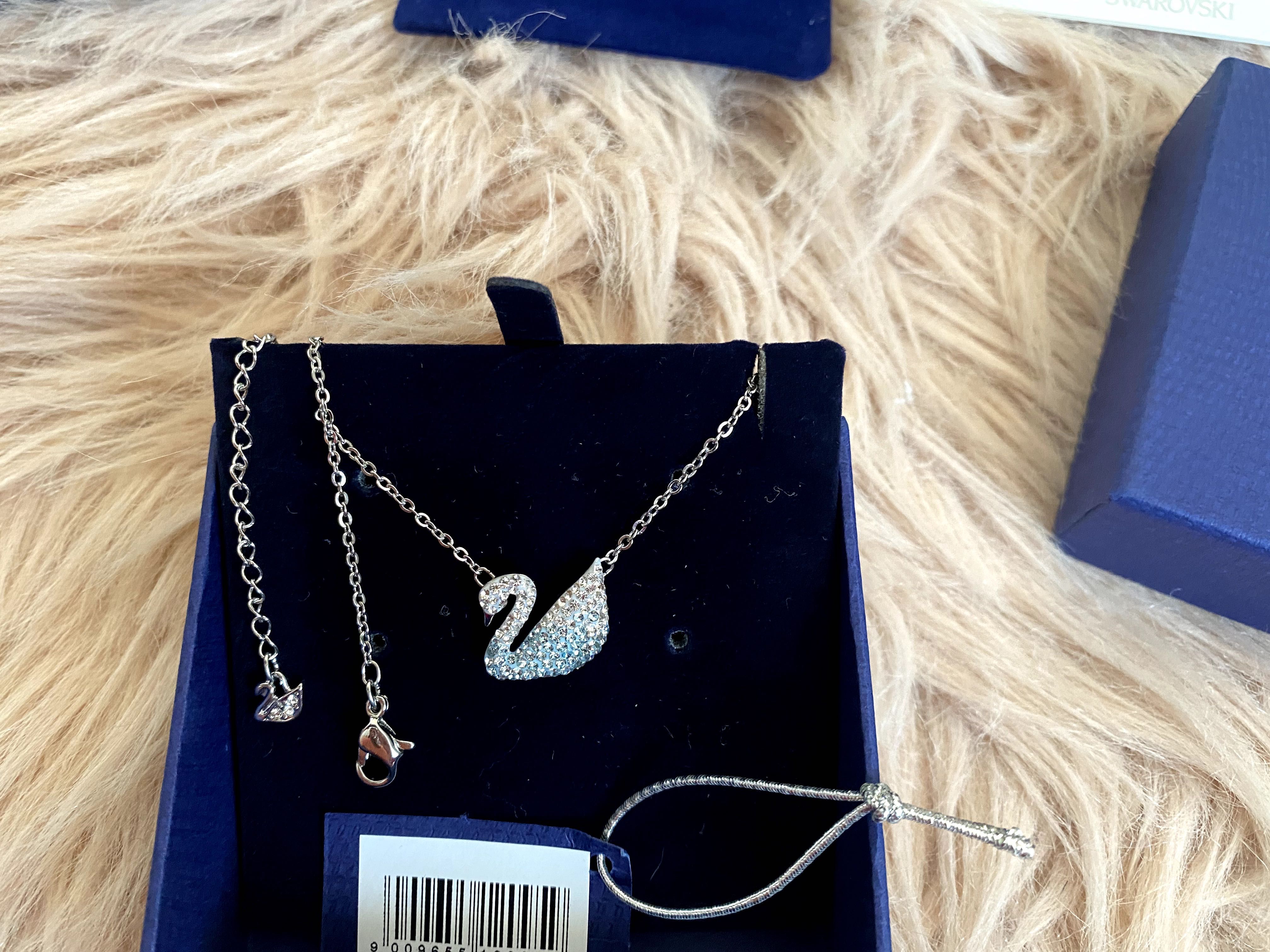 Colier Swarovski Swan lebădă albastra mărime medie lănțișor argintiu