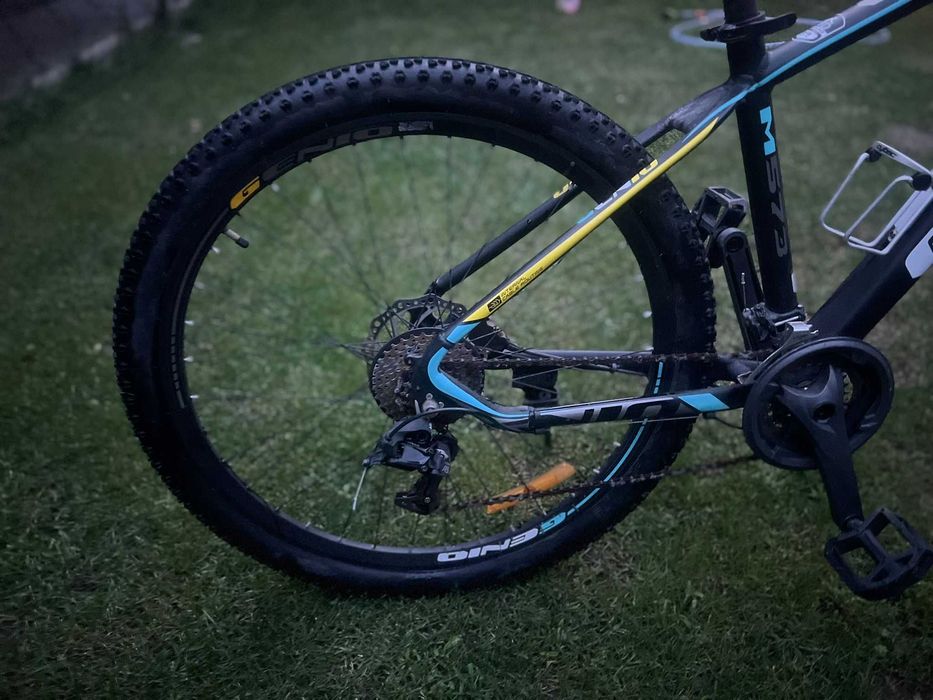 Bicicleta mountain bike