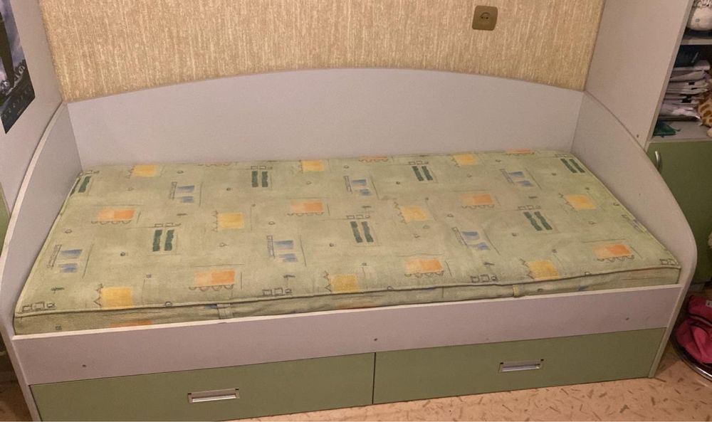 Продам детский диван 80*185