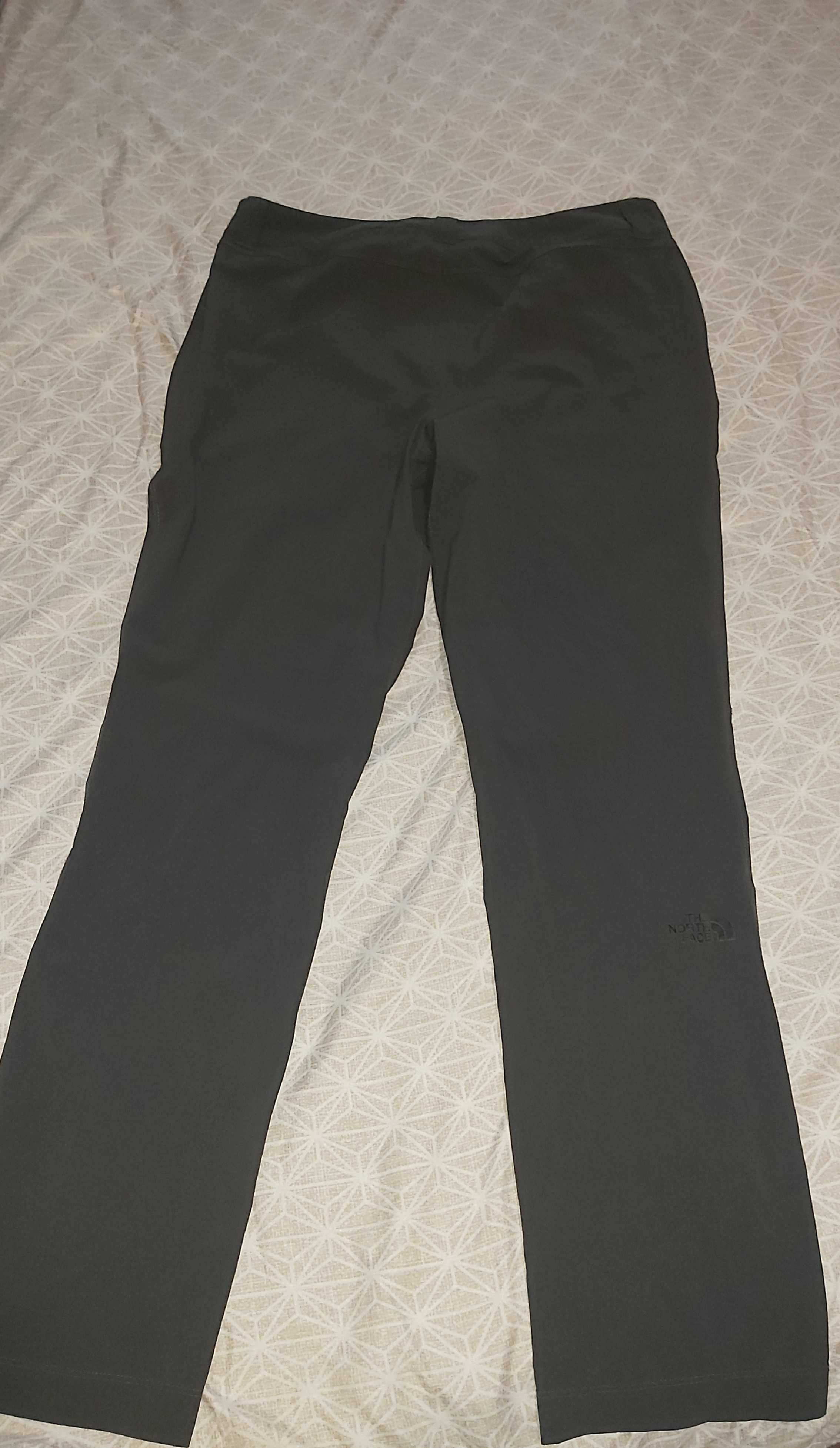 The North Face черен панталон - Размер L