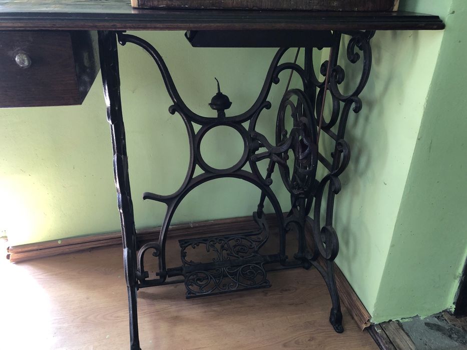 Masina de cusut SCHWEITZER