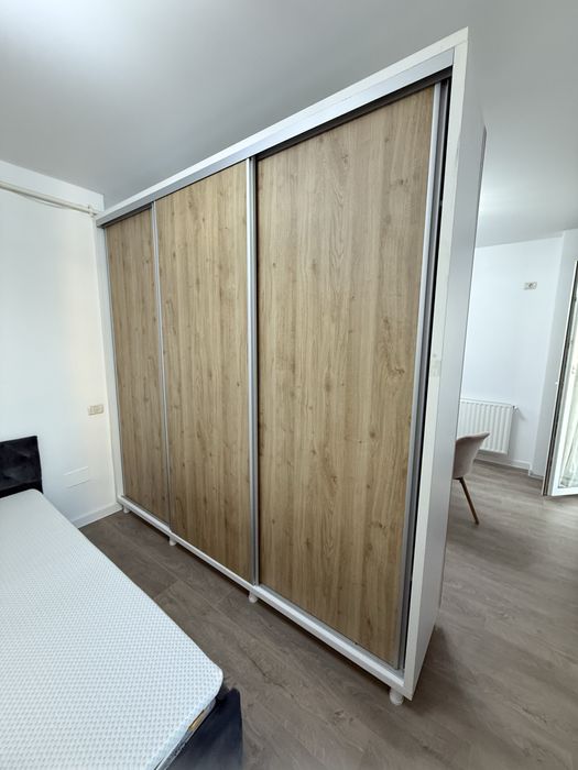 Dressing 3 uși culisante 250x240x52 cm – alb & stejar