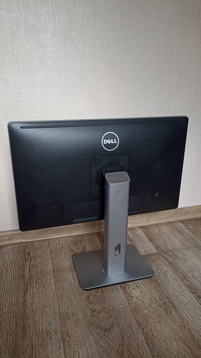 Dell P2415Qb 4K monitor b-klass