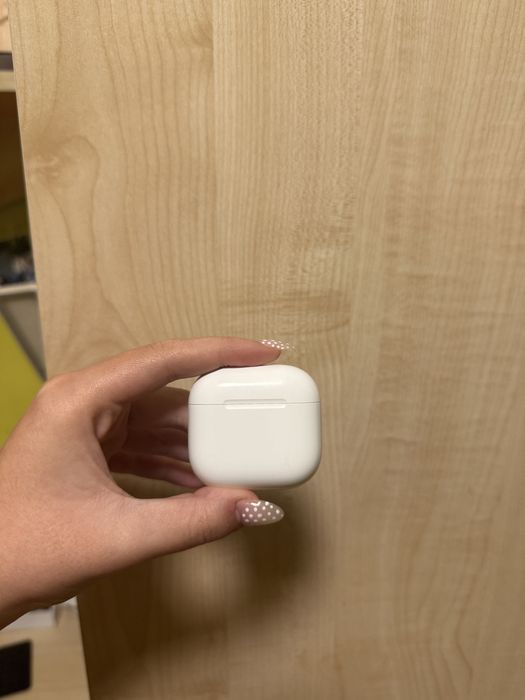 Airpods 4 с гаранция