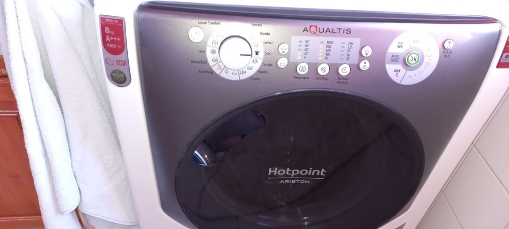 ПРОДАВАМ перална машина Hotpoint-Ariston