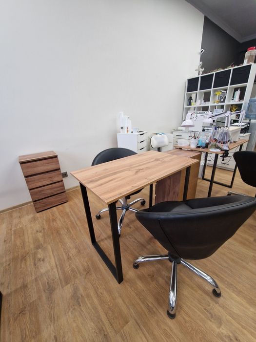 Стол для маникюра в аренду