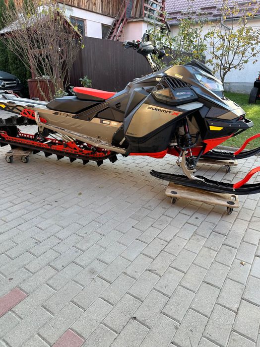 Snowmobil Ski Doo Summit X TURBO 850 E-TEC SHOT 2022