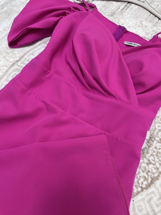 Официална цикламена рокля