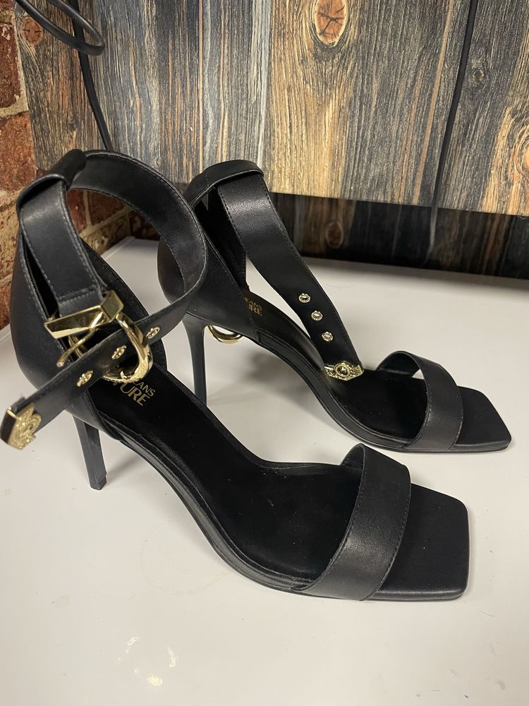 Нови обувки сандали Versace JC