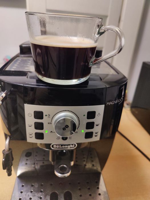 Espressor nou automat DELONGHI Magnifica S merge cu boabe de cafea