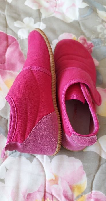 Детски боси пантофки на Giesswein