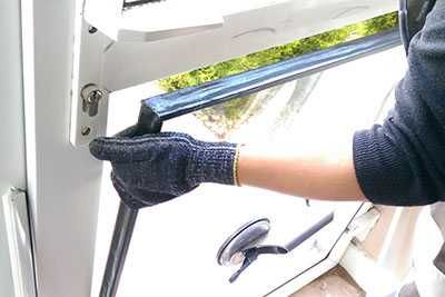 Reparații și reglaje termopane PVC, plase de țânțari, pervaze