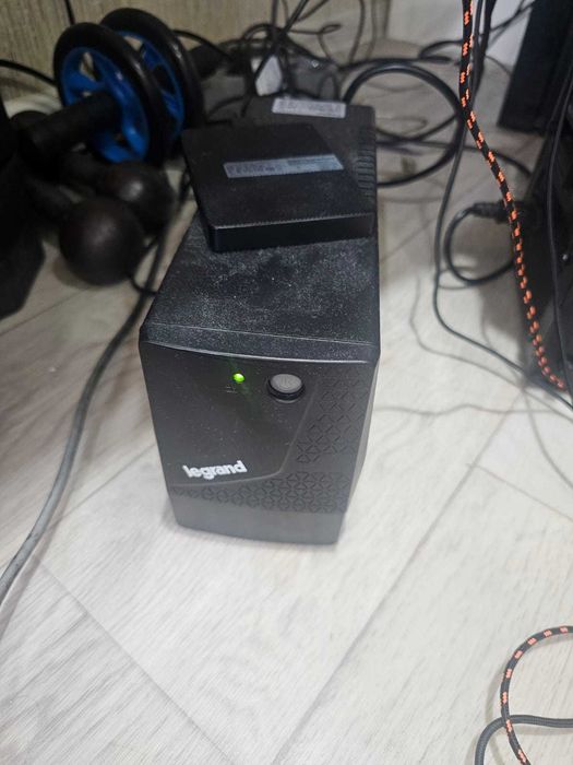 Упс ups источник бесперебойного питания ибп стабилизатор напряжения